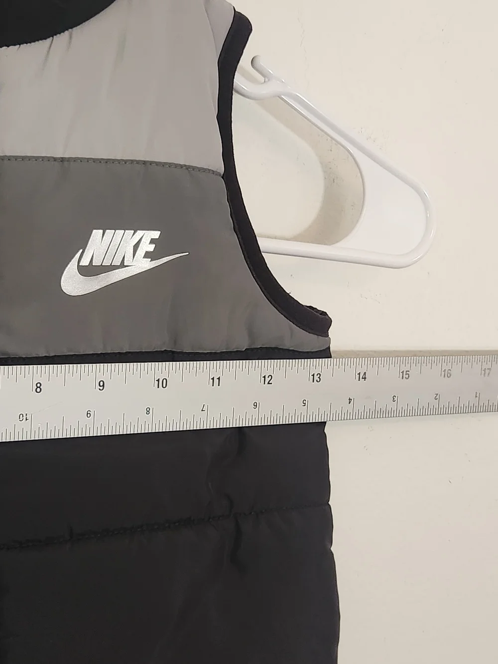 Nike Black and Gray Puffer Vest Size 3T
